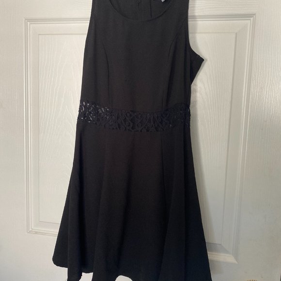 Black Halter Dress with Lace Mid - Picture 5 of 6